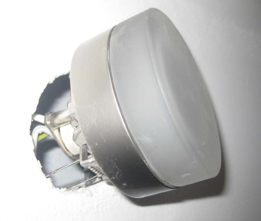 Монтаж точечного светильника в гипсокартоне (ГВЛ) Монтаж точечного светильника